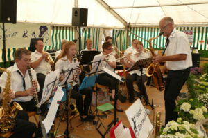 Auftritt der Haster Dorfmusik beim Erntefest Rehren 2017